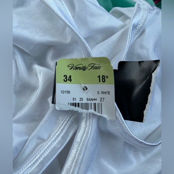 NWT’s Vanity Fair Dual Reversible Neckline Straight/V-Neck Slip Nighty Lounger - Picture 7 of 12